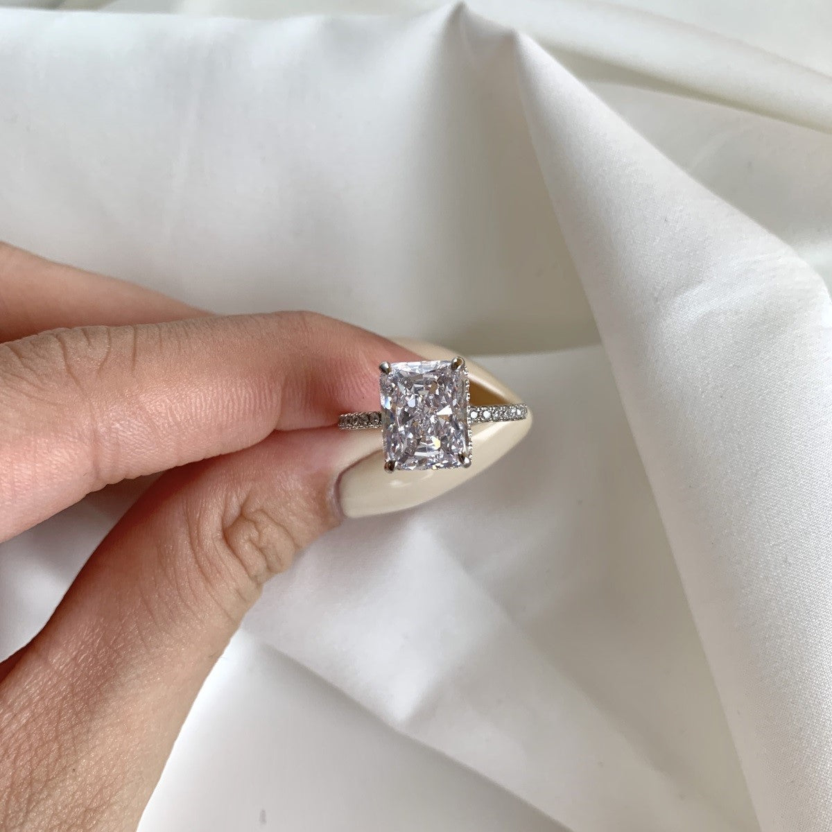 Glossy Benet Ring