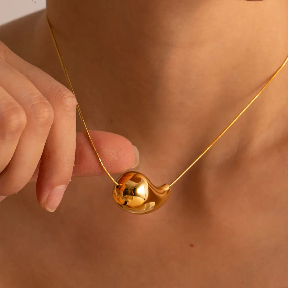 Penny Horizontal Tear Drop Necklace