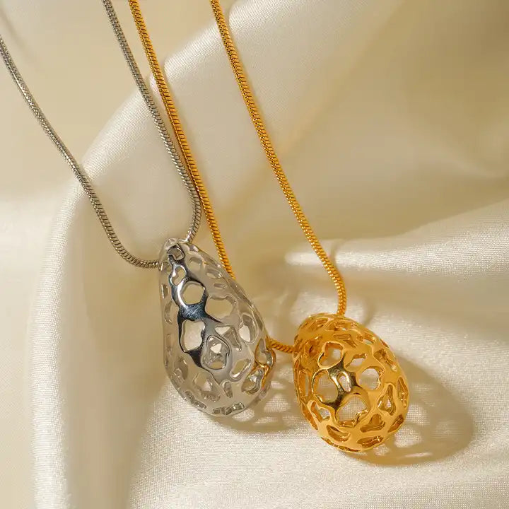 Jamie Cut-Out Tear Drop Necklace