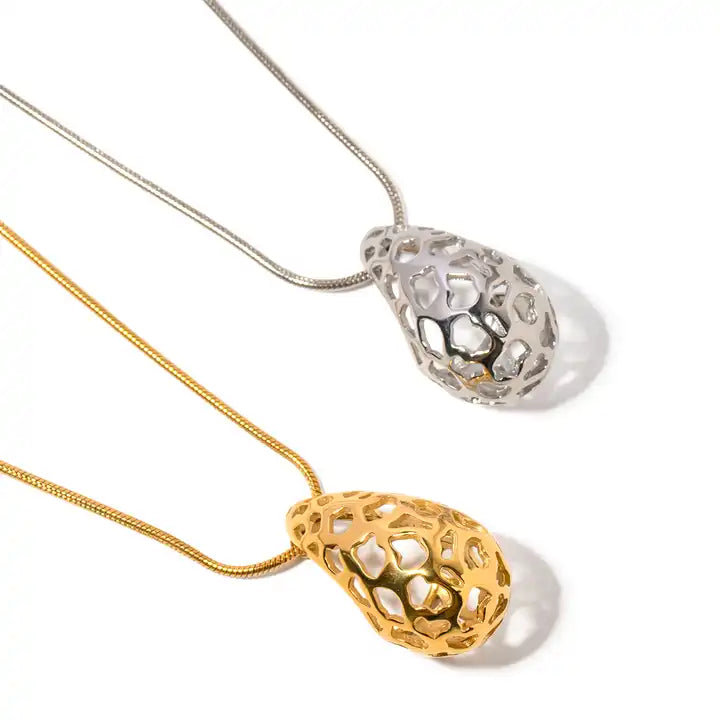 Jamie Cut-Out Tear Drop Necklace