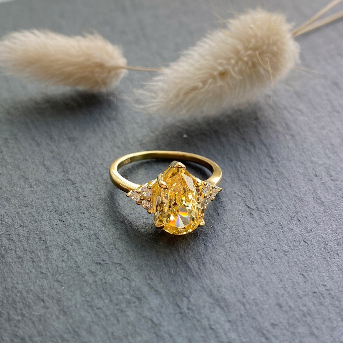 Valaya Ring